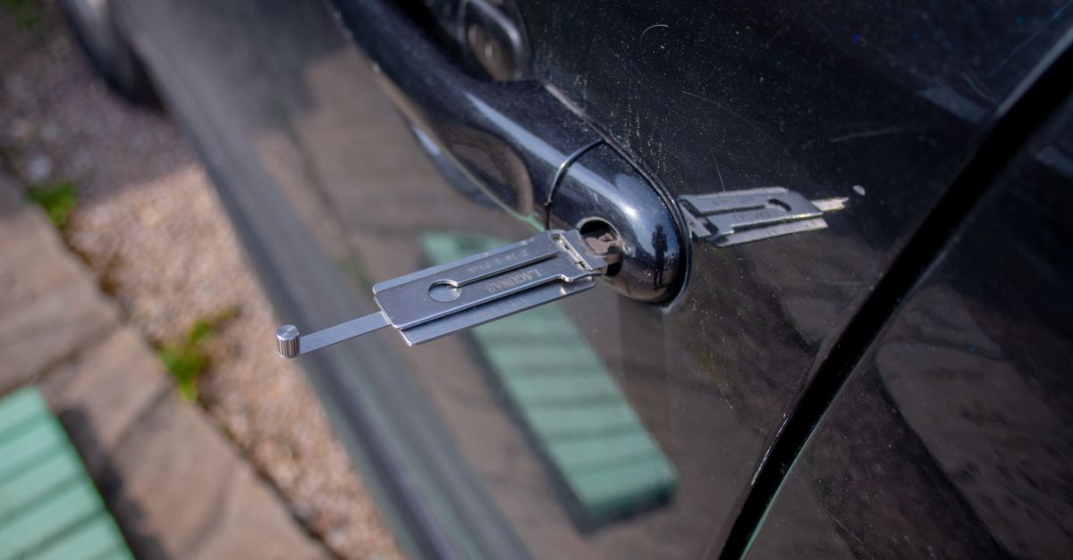 BMW car key fob — Middletown Pro Locksmith
